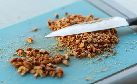تصویر 2 از قیمت و خرید بادام درختی خرد شده + فروش ارزان
